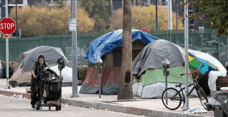 משבר הדיור בארה"ב: שכר הדירה זינק – ואיתו מספר מחוסרי הבית; 28% מההומלסים – בקליפורניה