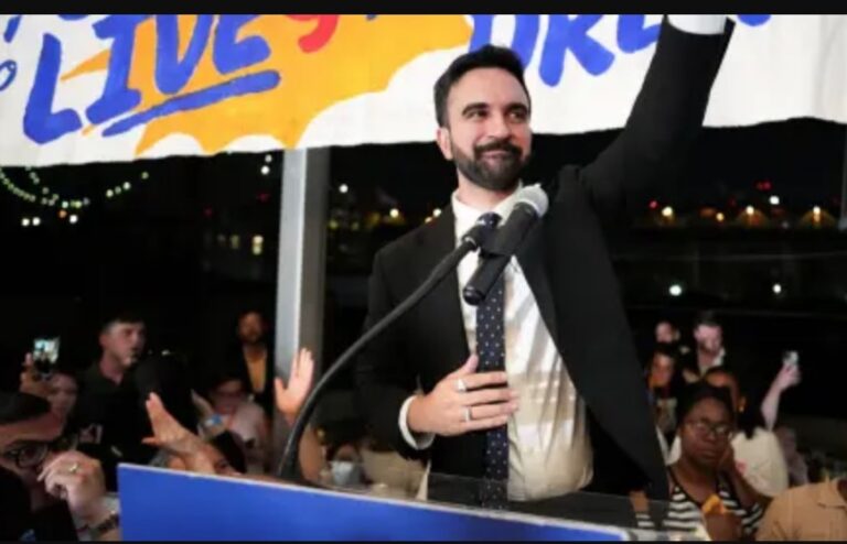 תדהמה והלם בניו יורק: הצעיר המוסלמי סוציאליסטי האנטי ישראלי יהיה המועמד הדמוקרטי לראשות העיר