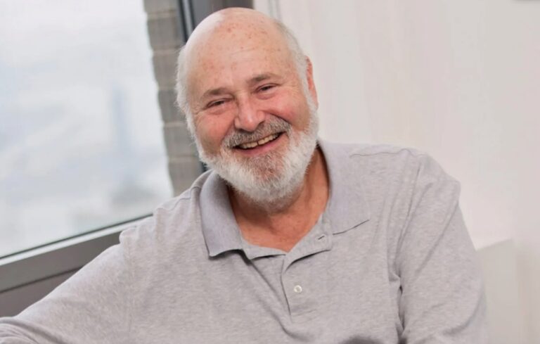 בנאום וידאו מוקלט, רוב ריינר המנוח קרא לקבל השראה מניצולי השואה באירועי הדלקת נרות חנוכה