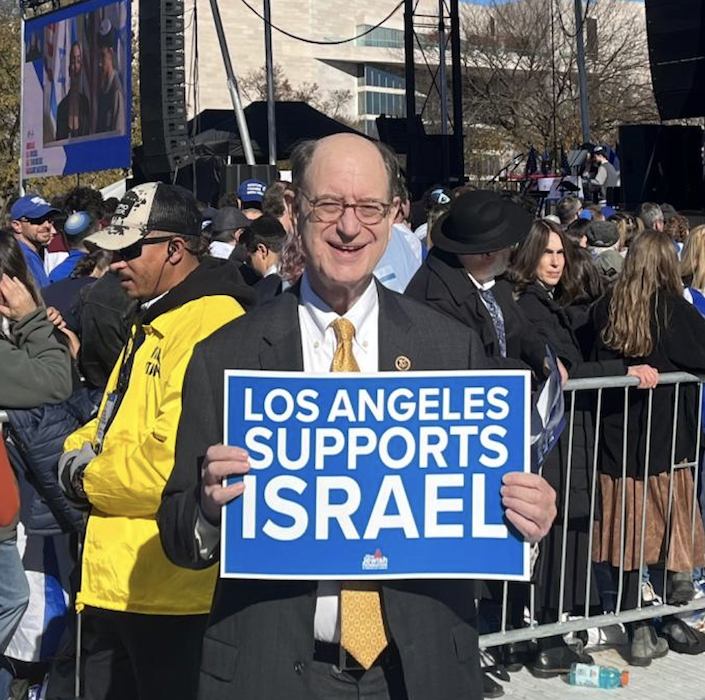 צדיק בסדום: בראד שרמן משרמן אוקס סירב להצטרף ל-103 חברי קונגרס דמוקרטים שהצביעו בעד ביטול הסיוע האמריקאי לישראל