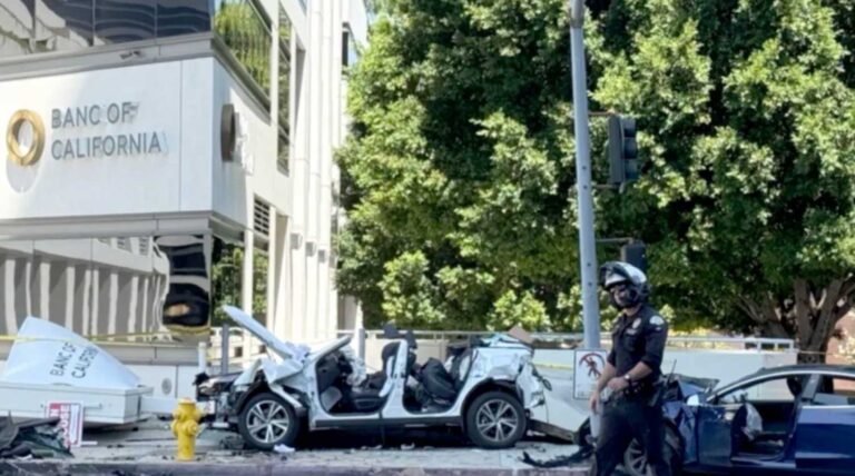 אסון בראש השנה: קארן רובינשטיין נהרגה, חברתה ובנה נפצעו קשה בתאונה בוונטורה בולווארד בדרך לבית הכנסת VBS