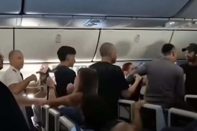 רגע לפני ההמראה לארץ: ריב על מושב הסתיים בהורדת משפחה ישראלית מטיסת אל על ממיאמי לנתב"ג