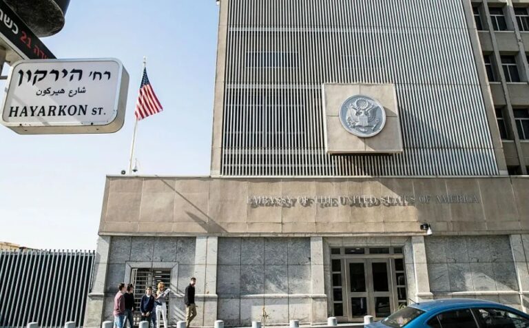 שגרירות ארה"ב בישראל לאזרחים אמריקאים השוהים בארץ: היערכו לביטולי טיסות עקב חשש להסלמה
